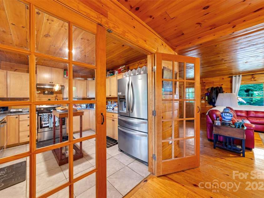 252 Idylwild Lane, Black Mountain, NC 28711.  MLS# CAR4267364, YatesRealty ID 21511. 