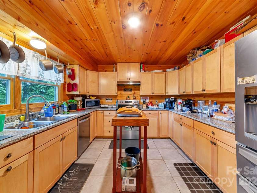 252 Idylwild Lane, Black Mountain, NC 28711.  MLS# CAR4267364, YatesRealty ID 21511. 