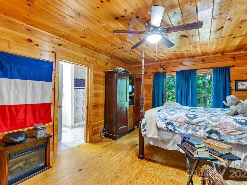 252 Idylwild Lane, Black Mountain, NC 28711.  MLS# CAR4267364, YatesRealty ID 21511. 