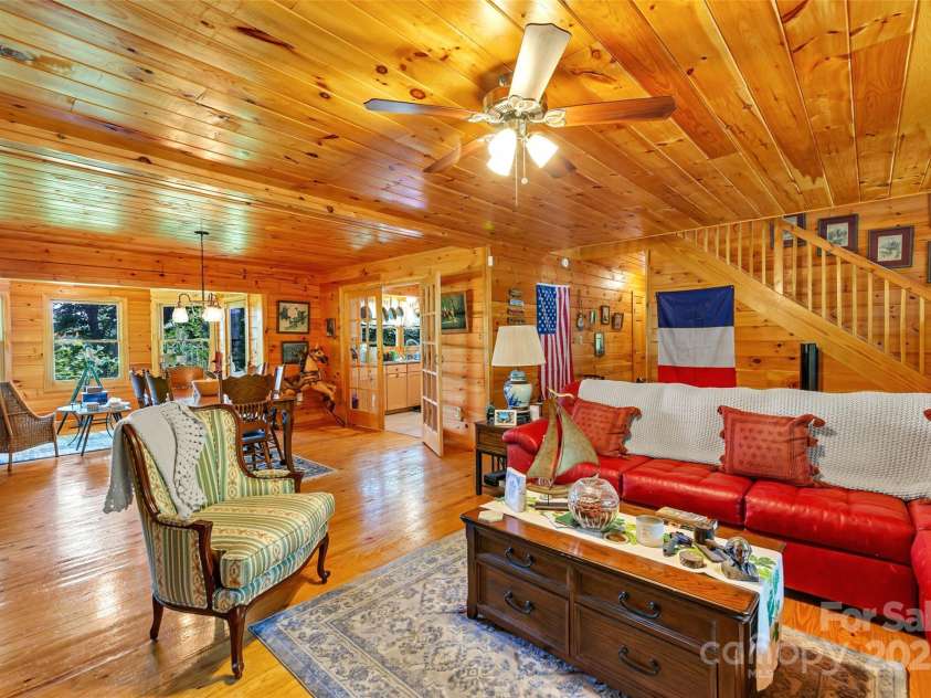 252 Idylwild Lane, Black Mountain, NC 28711.  MLS# CAR4267364, YatesRealty ID 21511. 