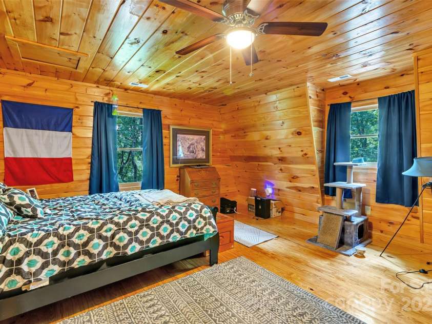 252 Idylwild Lane, Black Mountain, NC 28711.  MLS# CAR4267364, YatesRealty ID 21511. 