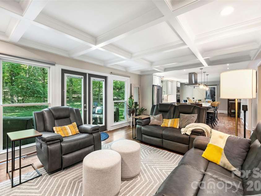 5525 Lancelot Drive, Charlotte, NC 28270.  MLS# CAR4372784, YatesRealty ID 21511. 