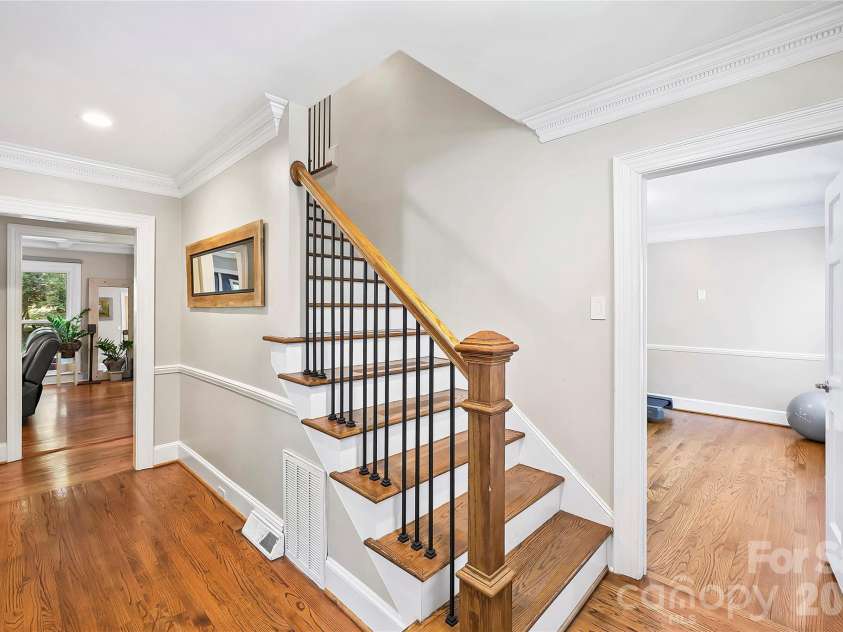 5525 Lancelot Drive, Charlotte, NC 28270.  MLS# CAR4372784, YatesRealty ID 21511. 