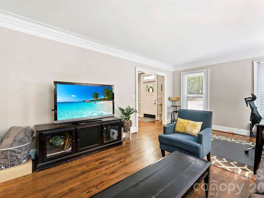 5525 Lancelot Drive, Charlotte, NC 28270.  MLS# CAR4372784, YatesRealty ID 21511. 
