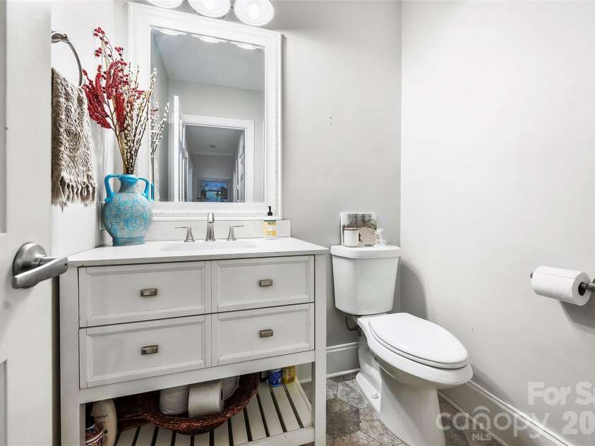 5525 Lancelot Drive, Charlotte, NC 28270.  MLS# CAR4372784, YatesRealty ID 21511. 