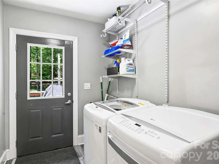 5525 Lancelot Drive, Charlotte, NC 28270.  MLS# CAR4372784, YatesRealty ID 21511. 