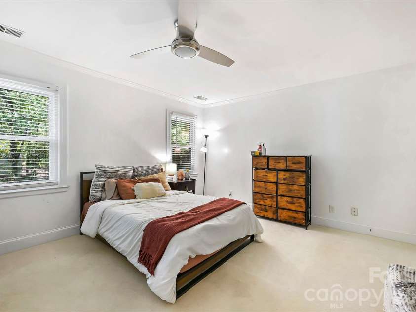 5525 Lancelot Drive, Charlotte, NC 28270.  MLS# CAR4372784, YatesRealty ID 21511. 