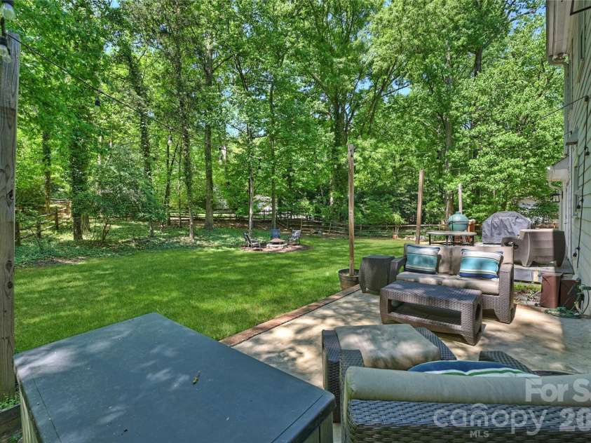 5525 Lancelot Drive, Charlotte, NC 28270.  MLS# CAR4372784, YatesRealty ID 21511. 