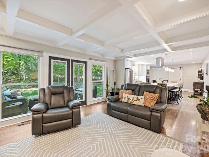 5525 Lancelot Drive, Charlotte, NC 28270.  MLS# CAR4372784, YatesRealty ID 21511. 