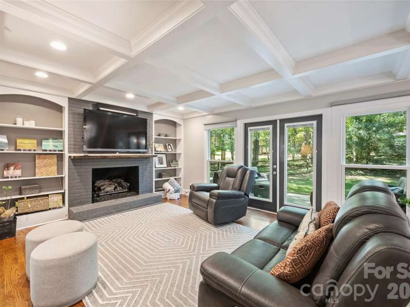 5525 Lancelot Drive, Charlotte, NC 28270.  MLS# CAR4372784, YatesRealty ID 21511. 