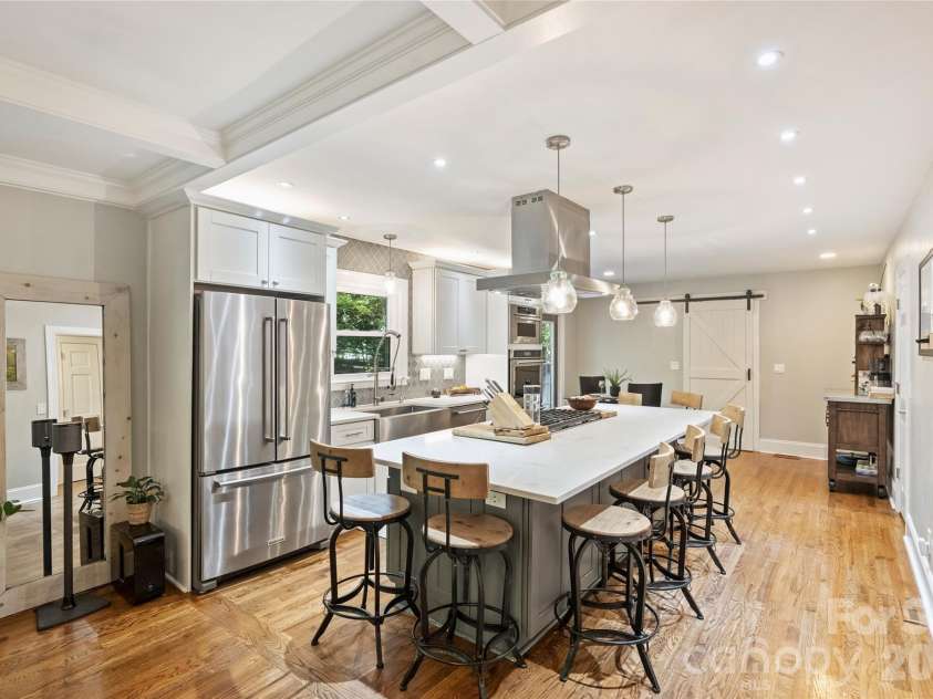 5525 Lancelot Drive, Charlotte, NC 28270.  MLS# CAR4372784, YatesRealty ID 21511. 