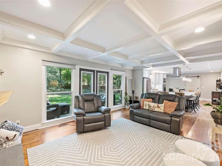 5525 Lancelot Drive, Charlotte, NC 28270.  MLS# CAR4372784, YatesRealty ID 21511. 