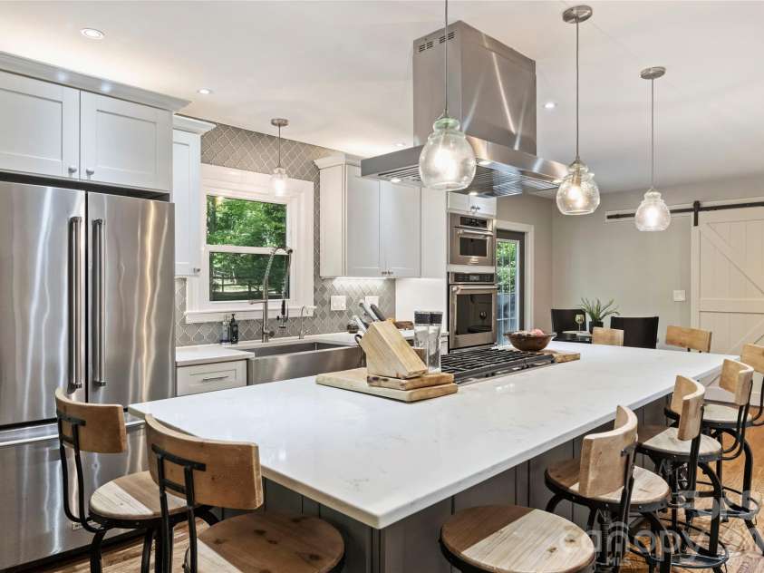 5525 Lancelot Drive, Charlotte, NC 28270.  MLS# CAR4372784, YatesRealty ID 21511. 