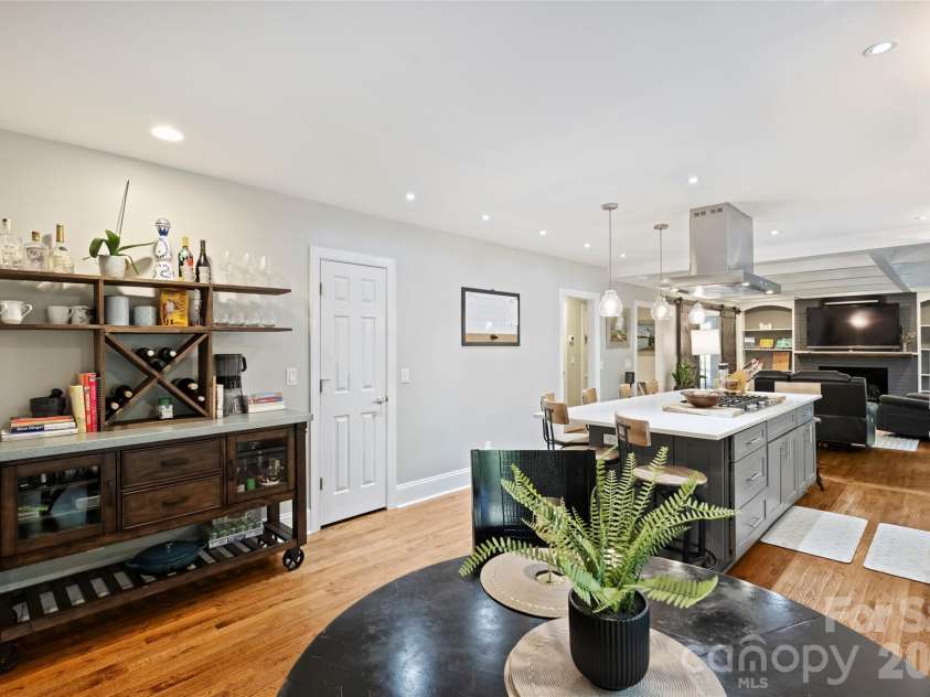 5525 Lancelot Drive, Charlotte, NC 28270.  MLS# CAR4372784, YatesRealty ID 21511. 