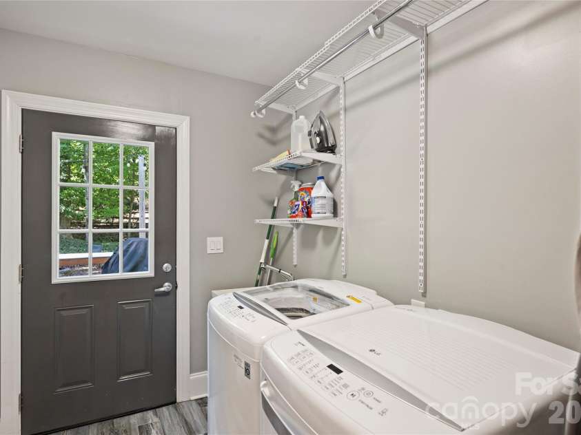 5525 Lancelot Drive, Charlotte, NC 28270.  MLS# CAR4372784, YatesRealty ID 21511. 