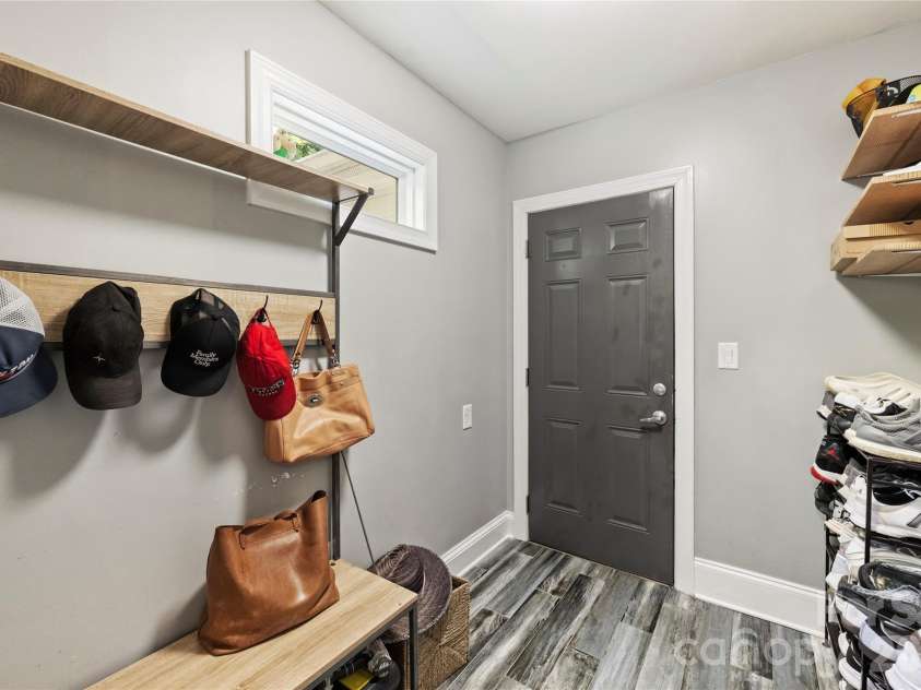 5525 Lancelot Drive, Charlotte, NC 28270.  MLS# CAR4372784, YatesRealty ID 21511. 