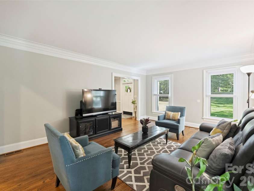 5525 Lancelot Drive, Charlotte, NC 28270.  MLS# CAR4372784, YatesRealty ID 21511. 