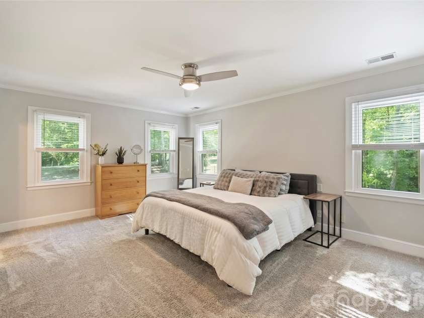5525 Lancelot Drive, Charlotte, NC 28270.  MLS# CAR4372784, YatesRealty ID 21511. 