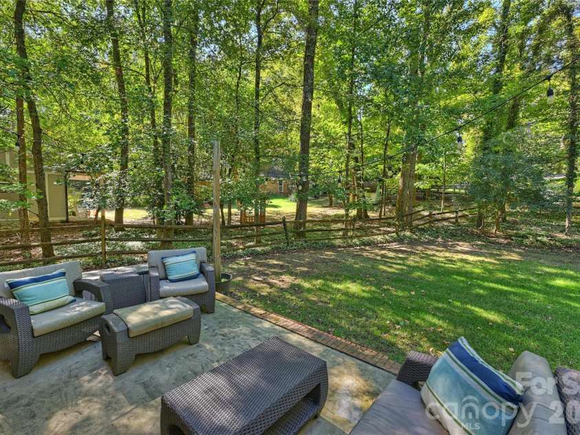 5525 Lancelot Drive, Charlotte, NC 28270.  MLS# CAR4372784, YatesRealty ID 21511. 