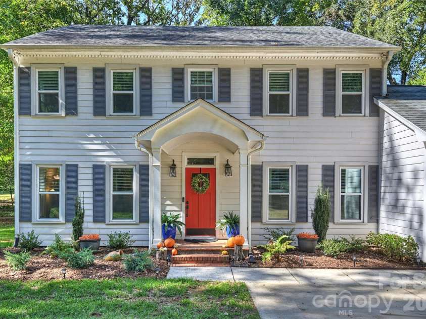 5525 Lancelot Drive, Charlotte, NC 28270.  MLS# CAR4372784, YatesRealty ID 21511. 