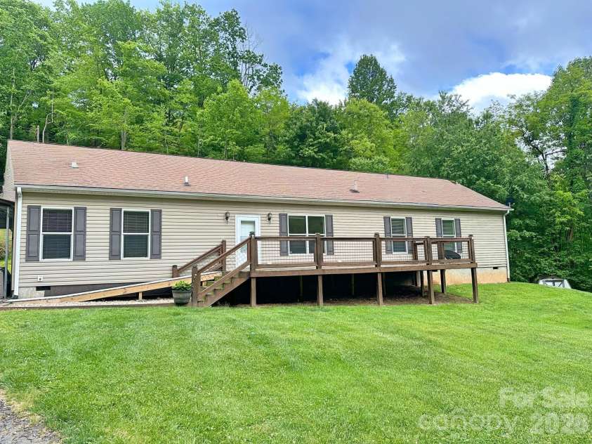 10 Betty's Drive, Waynesville, NC 28786.  MLS# CAR4380497, YatesRealty ID 21512. 
