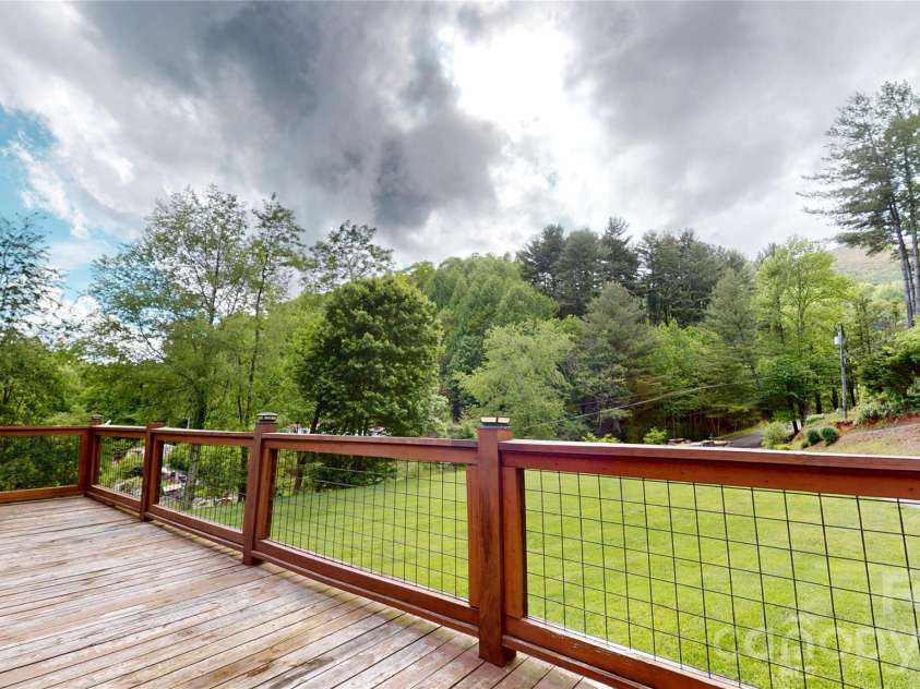10 Betty's Drive, Waynesville, NC 28786.  MLS# CAR4380497, YatesRealty ID 21512. 
