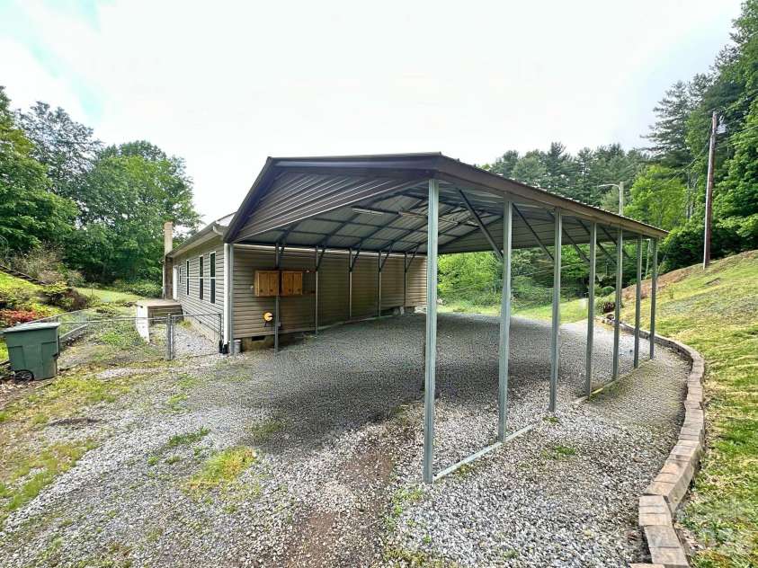 10 Betty's Drive, Waynesville, NC 28786.  MLS# CAR4380497, YatesRealty ID 21512. 