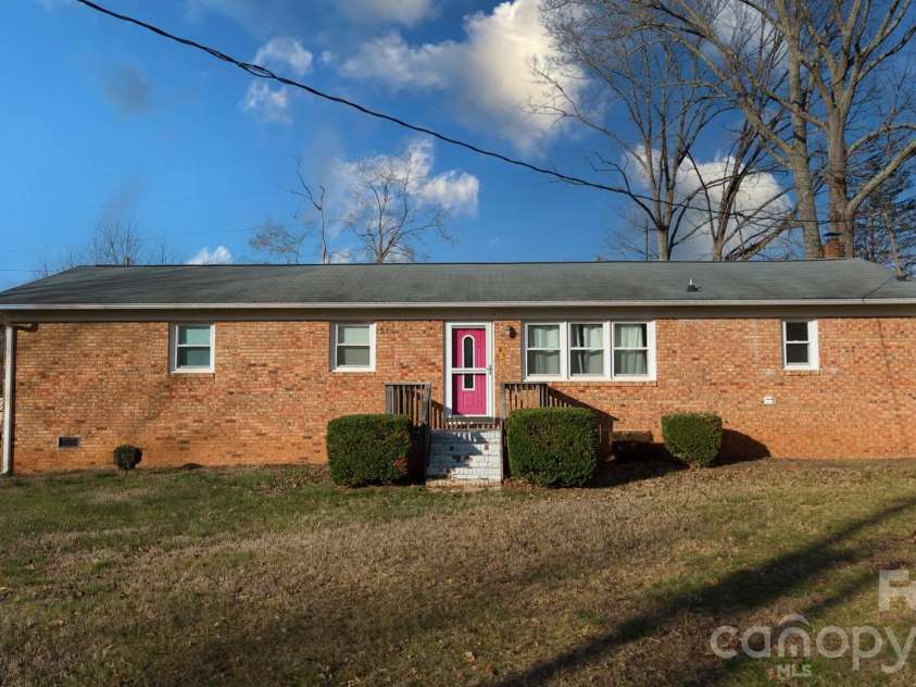 7910 Winalda Avenue, Sherrills Ford, NC 28673.  MLS# CAR4356876, YatesRealty ID 21513. 