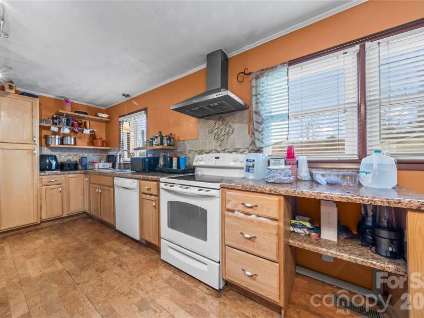 7910 Winalda Avenue, Sherrills Ford, NC 28673.  MLS# CAR4356876, YatesRealty ID 21513. 
