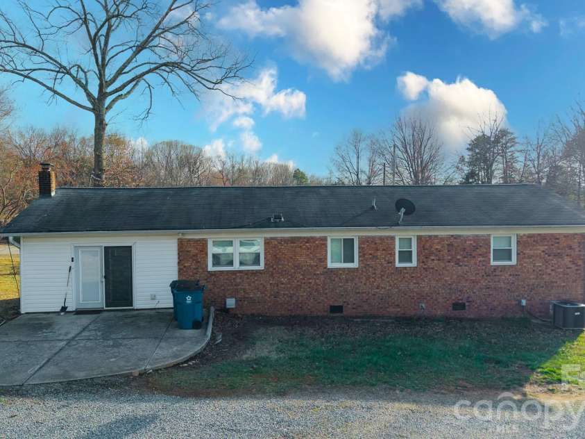 7910 Winalda Avenue, Sherrills Ford, NC 28673.  MLS# CAR4356876, YatesRealty ID 21513. 