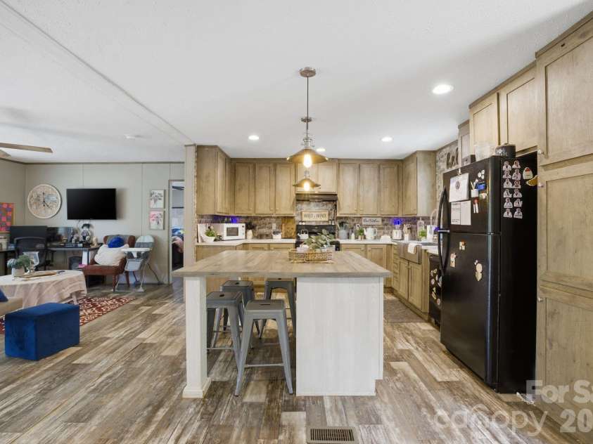 980 Lakeland Avenue, Lincolnton, NC 28092.  MLS# CAR4377426, YatesRealty ID 21514. 