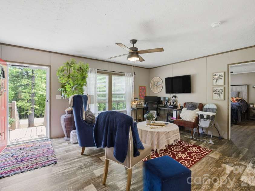980 Lakeland Avenue, Lincolnton, NC 28092.  MLS# CAR4377426, YatesRealty ID 21514. 