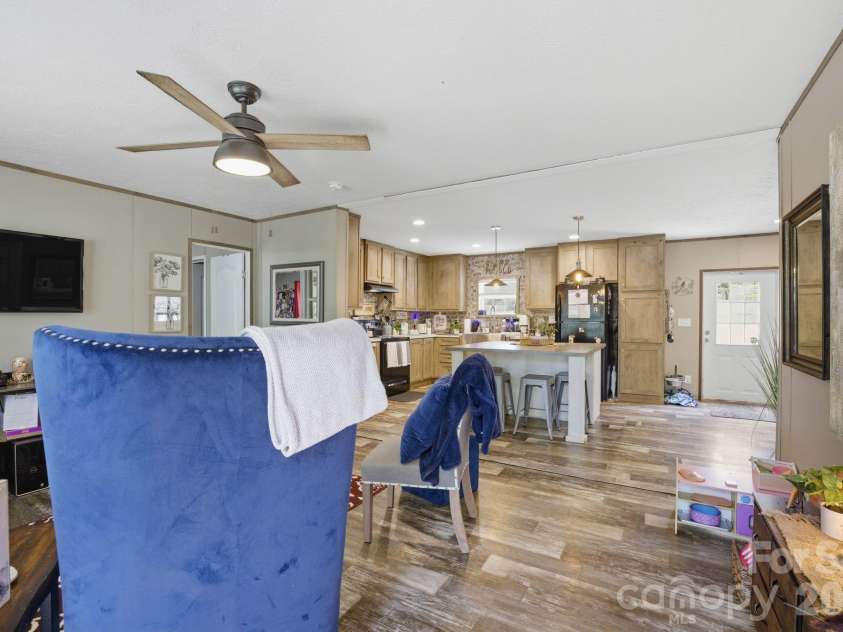 980 Lakeland Avenue, Lincolnton, NC 28092.  MLS# CAR4377426, YatesRealty ID 21514. 