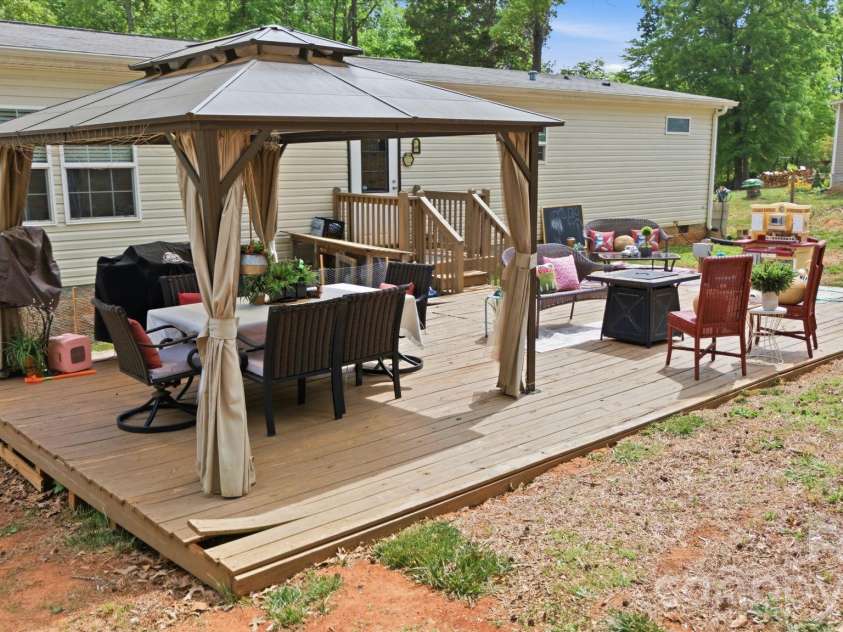 980 Lakeland Avenue, Lincolnton, NC 28092.  MLS# CAR4377426, YatesRealty ID 21514. 