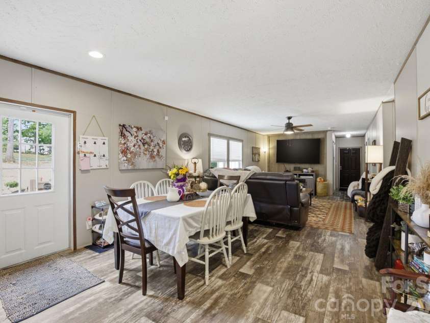 980 Lakeland Avenue, Lincolnton, NC 28092.  MLS# CAR4377426, YatesRealty ID 21514. Dining Area open to kitchen and Family Room