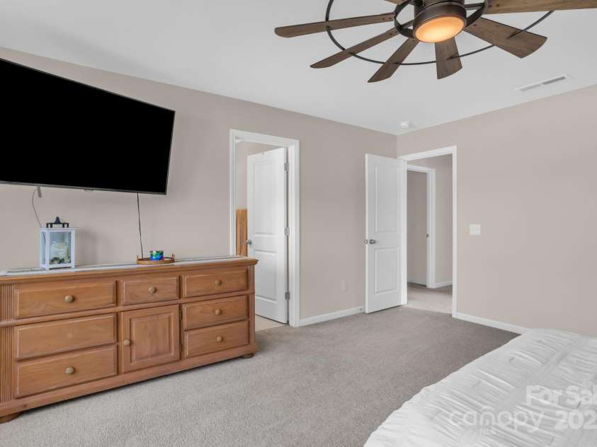 105 Centerpiece Drive, High Point, NC 27265.  MLS# CAR4268103, YatesRealty ID 21515. 