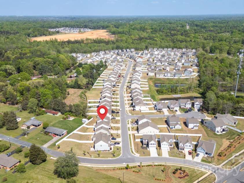 105 Centerpiece Drive, High Point, NC 27265.  MLS# CAR4268103, YatesRealty ID 21515. 