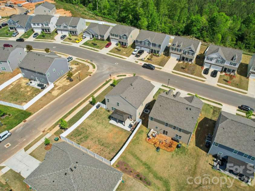 162 Giant Oak Avenue, Statesville, NC 28677.  MLS# CAR4398015, YatesRealty ID 21516. 