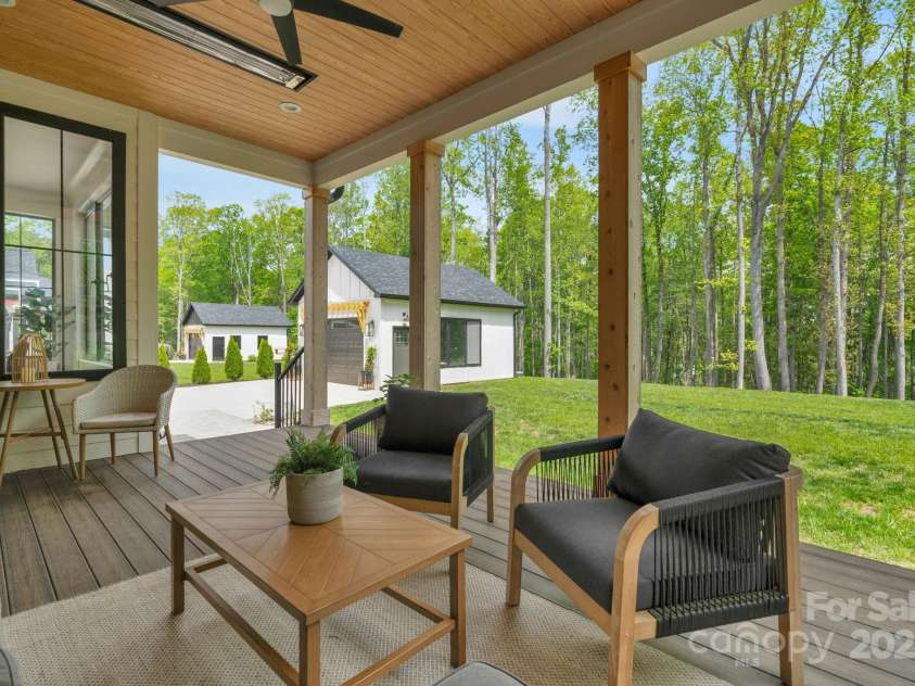 2165 Country Club Road, Lincolnton, NC 28092.  MLS# CAR4248101, YatesRealty ID 21516. 