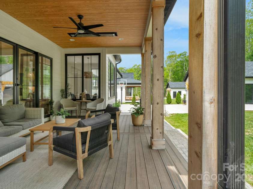 2165 Country Club Road, Lincolnton, NC 28092.  MLS# CAR4248101, YatesRealty ID 21516. 