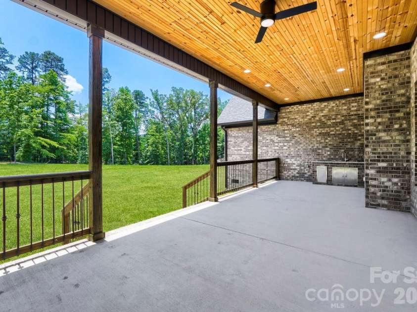 321 Stone Ridge Drive, Salisbury, NC 28146.  MLS# CAR4350139, YatesRealty ID 21517. 