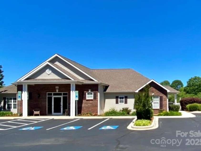 101 Keswick Lane, Mooresville, NC 28117.  MLS# CAR4251834, YatesRealty ID 21518. Club House features Fitness Room, Library, Kitchen and more!