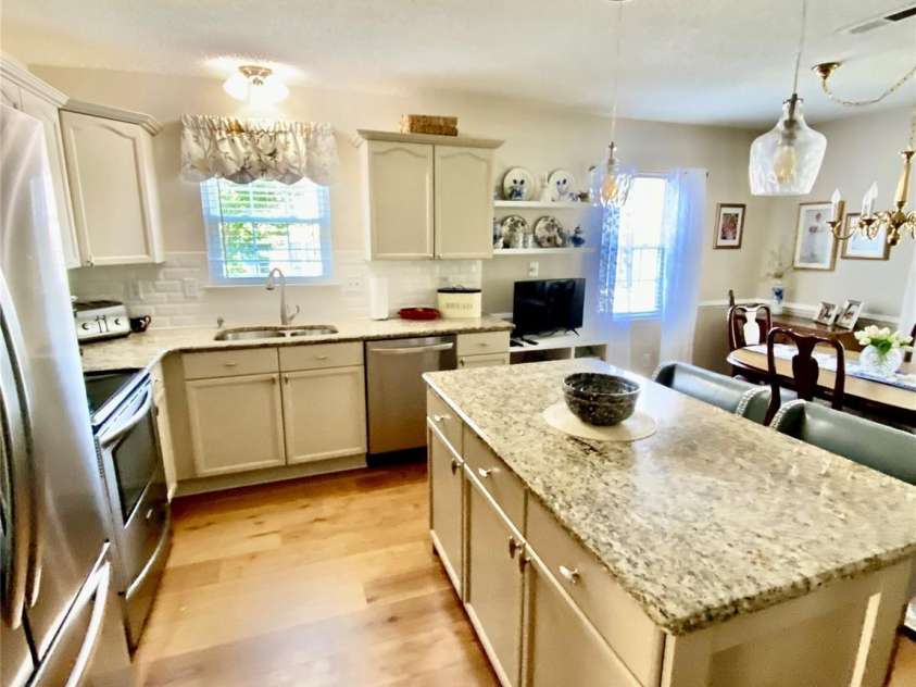 101 Keswick Lane, Mooresville, NC 28117.  MLS# CAR4251834, YatesRealty ID 21518. Kitchen with engineered hardwood flooring.