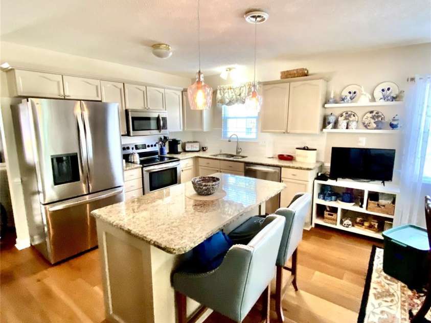 101 Keswick Lane, Mooresville, NC 28117.  MLS# CAR4251834, YatesRealty ID 21518. Kitchen with Stainless Steel Appliances.