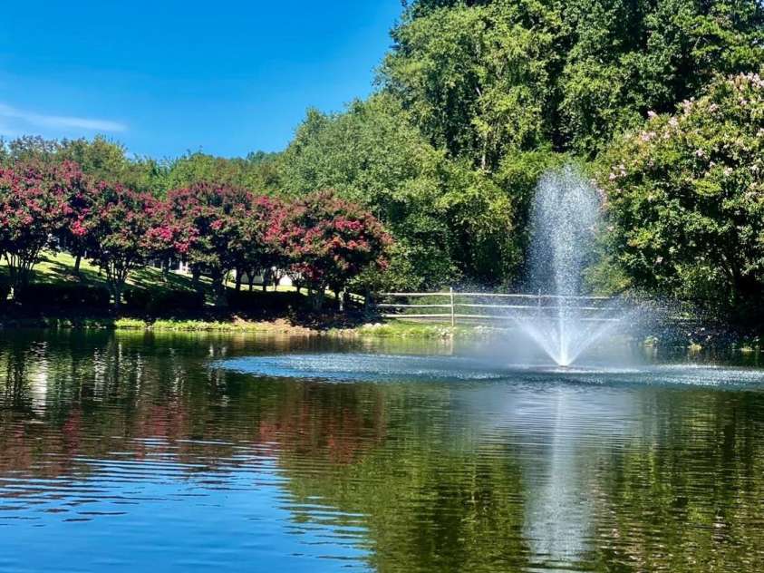 101 Keswick Lane, Mooresville, NC 28117.  MLS# CAR4317962, YatesRealty ID 21518. Lovely Pond with fountain.