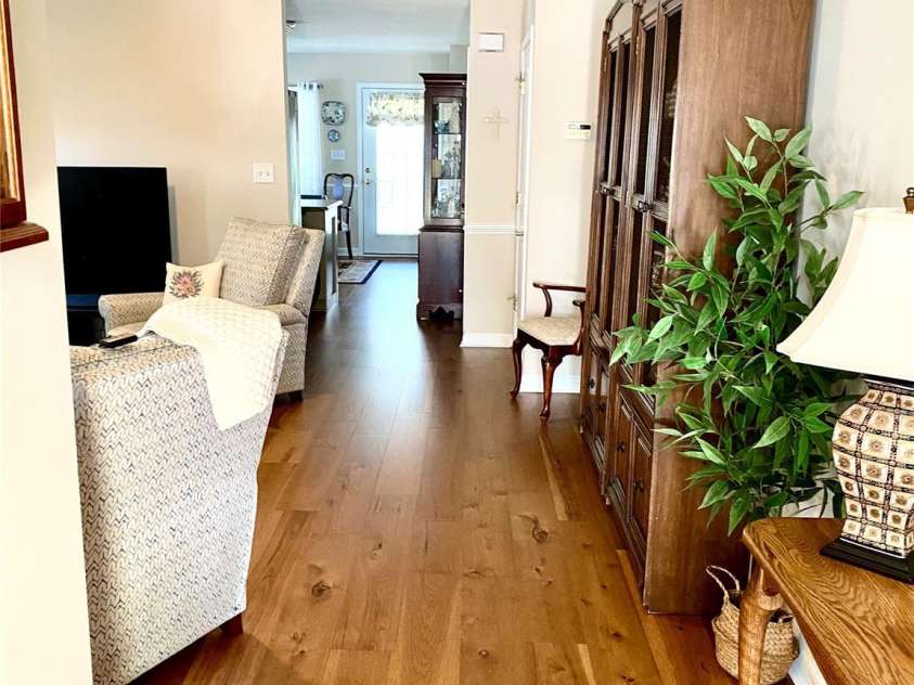 101 Keswick Lane, Mooresville, NC 28117.  MLS# CAR4317962, YatesRealty ID 21518. Spacious Foyer area.