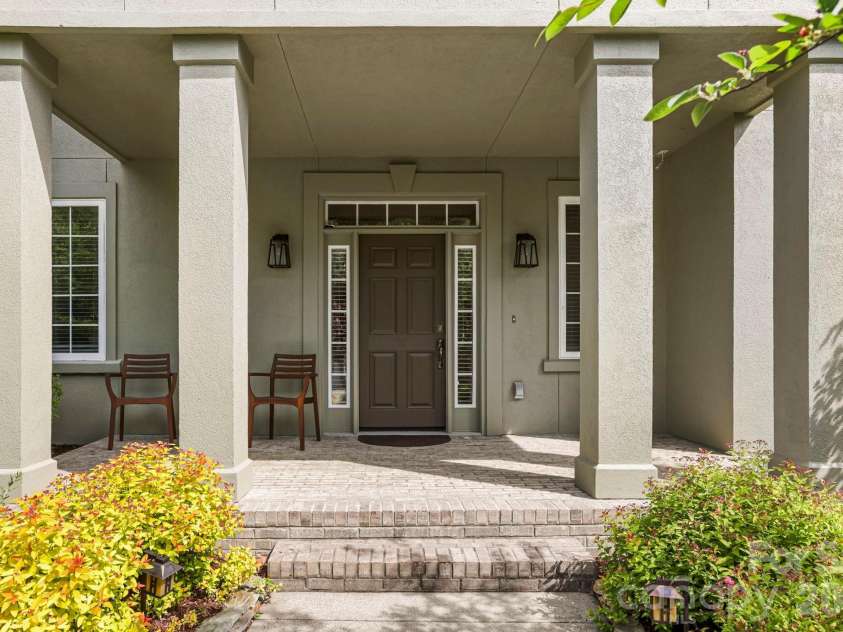 405 Mistletoe Trail, Hendersonville, NC 28791.  MLS# CAR4349682, YatesRealty ID 21518. Entry view