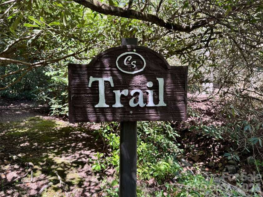 405 Mistletoe Trail, Hendersonville, NC 28791.  MLS# CAR4349682, YatesRealty ID 21518. Hike from home