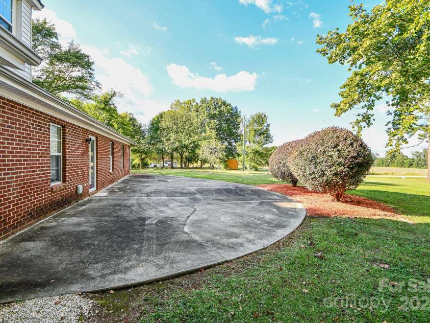 1814 Highway 601 Highway, Pageland, SC 29728.  MLS# CAR4188713, YatesRealty ID 2152. 