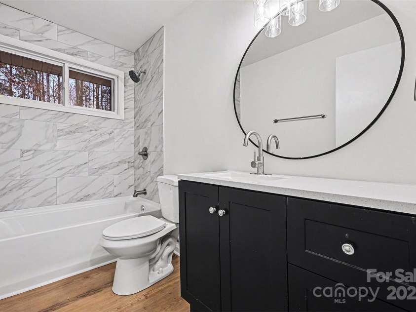 5001 Lakecrest Drive, Charlotte, NC 28215.  MLS# CAR4331302, YatesRealty ID 2152. 